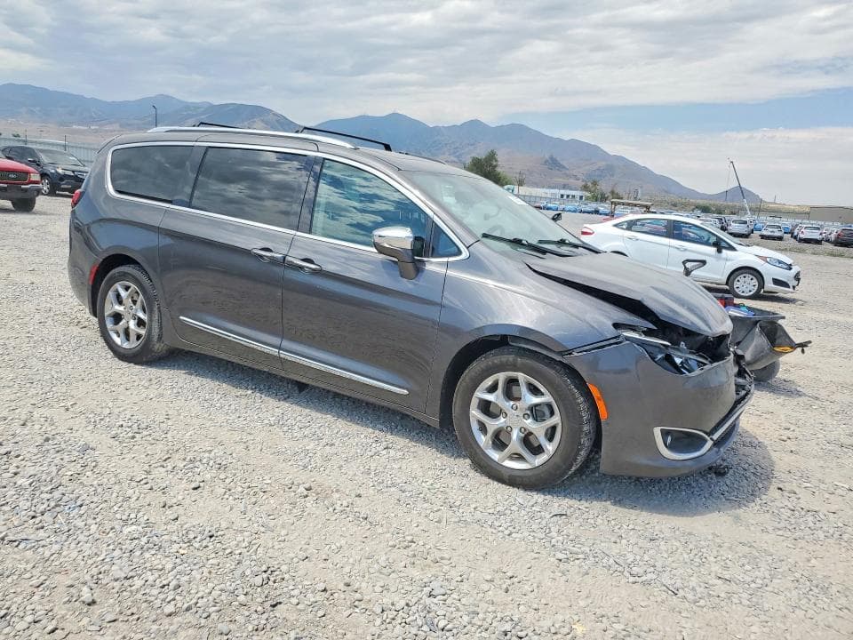 2018 CHRYSLER PACIFICA LIMITED 4