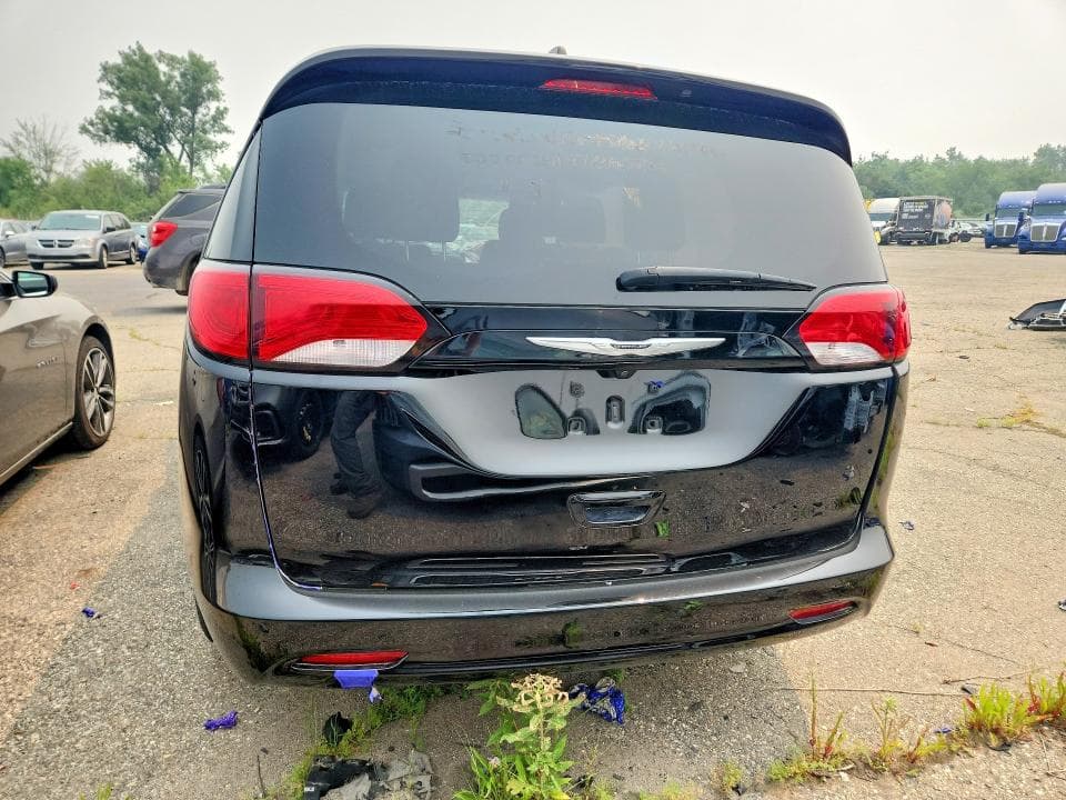 2024 CHRYSLER VOYAGER LX 6