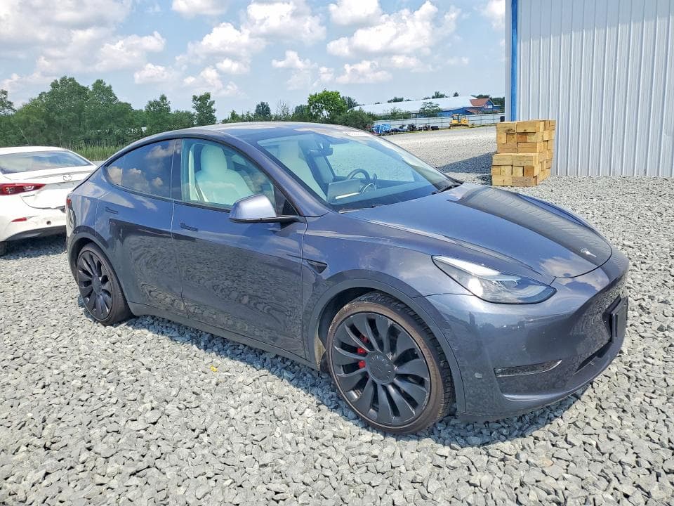 2022 TESLA MODEL Y 4