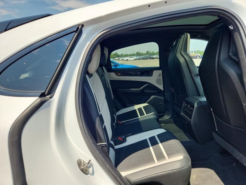 2024 PORSCHE CAYENNE COUPE 11