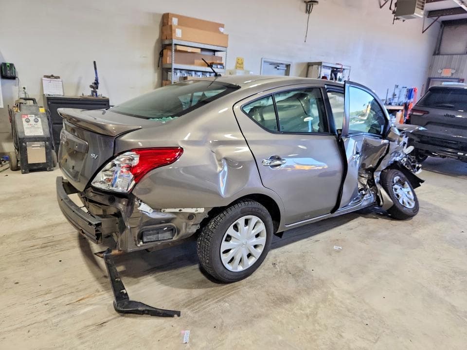2017 NISSAN VERSA 1.6 SV 3
