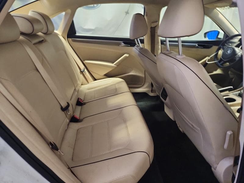 2017 VOLKSWAGEN PASSAT SE 10
