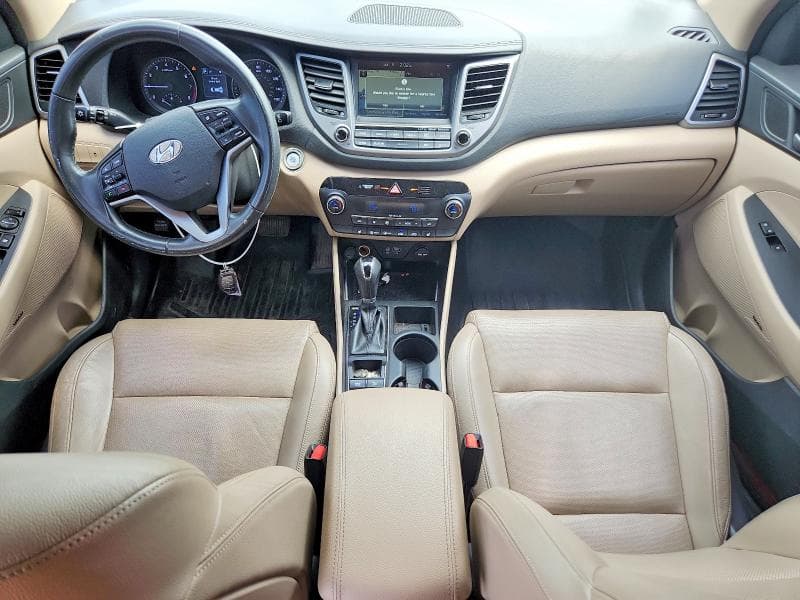 2017 HYUNDAI TUCSON SE PLUS 8