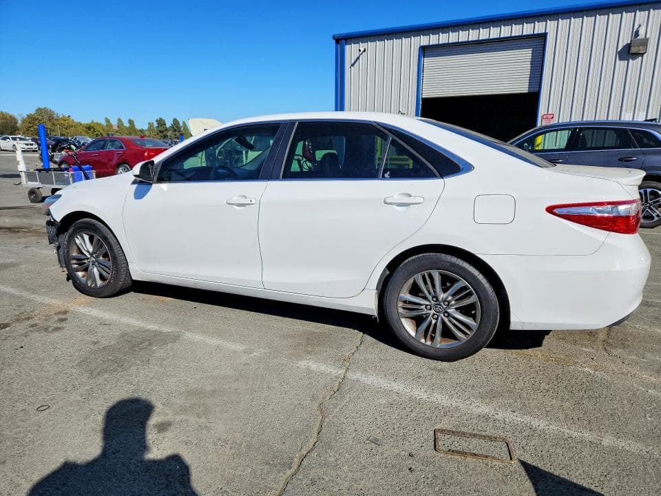 2017 TOYOTA CAMRY SE 2