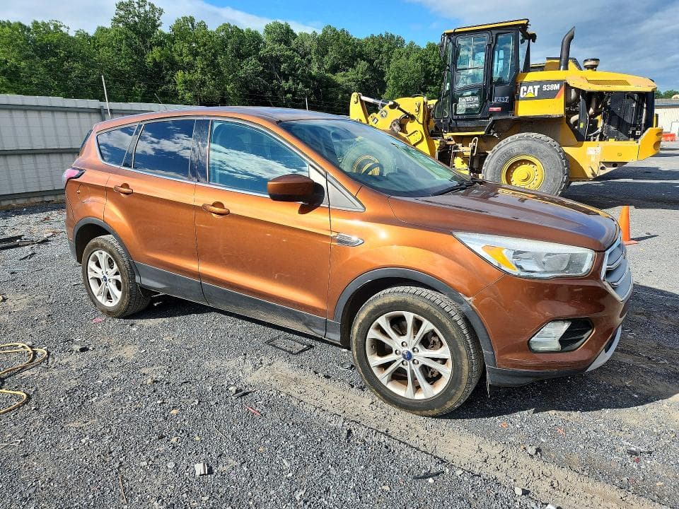 2017 FORD ESCAPE SE 4