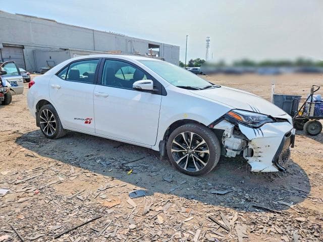 2017 TOYOTA COROLLA SE 4