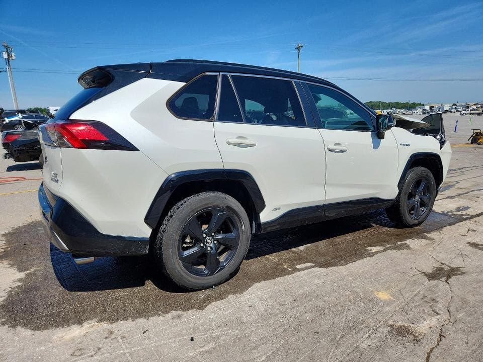 2021 TOYOTA RAV4 XSE 3