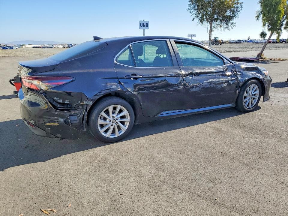 2021 TOYOTA CAMRY LE 3