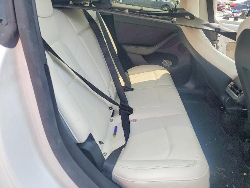 2025 TESLA MODEL Y 10