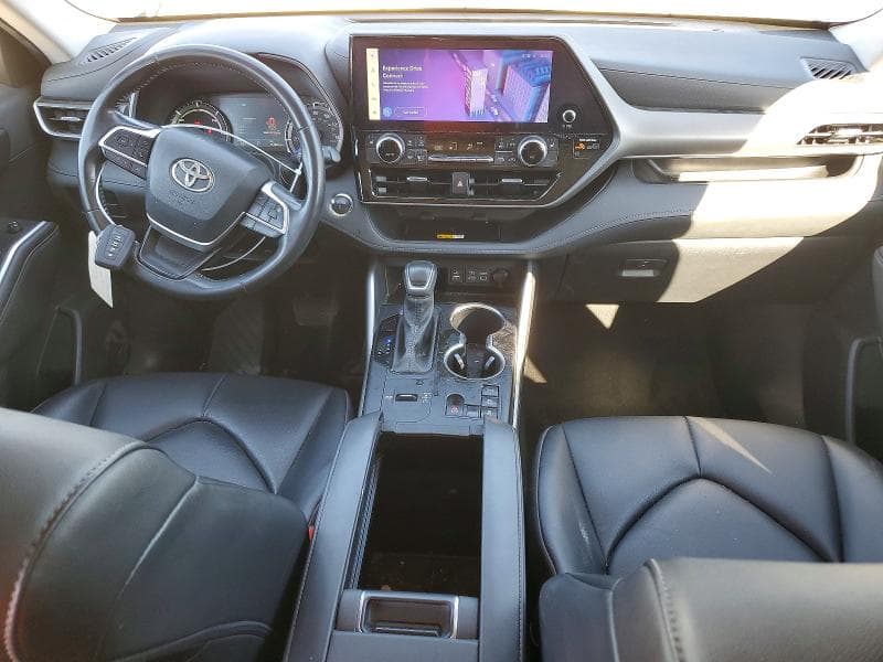 2023 TOYOTA HIGHLANDER HYBRID XLE 8