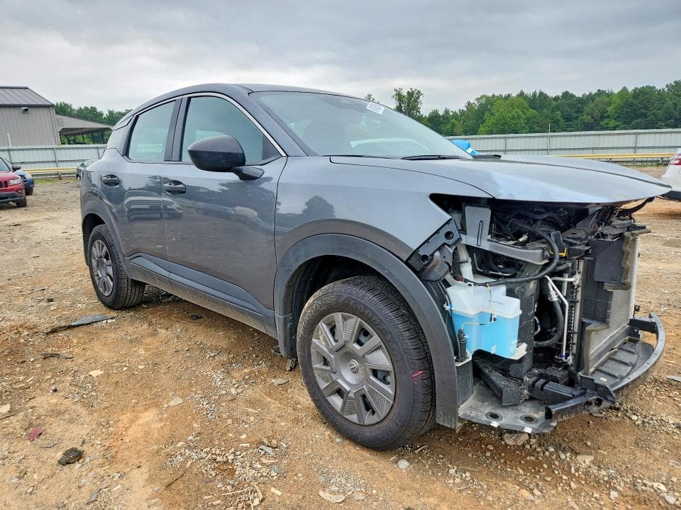 2025 NISSAN KICKS S 4