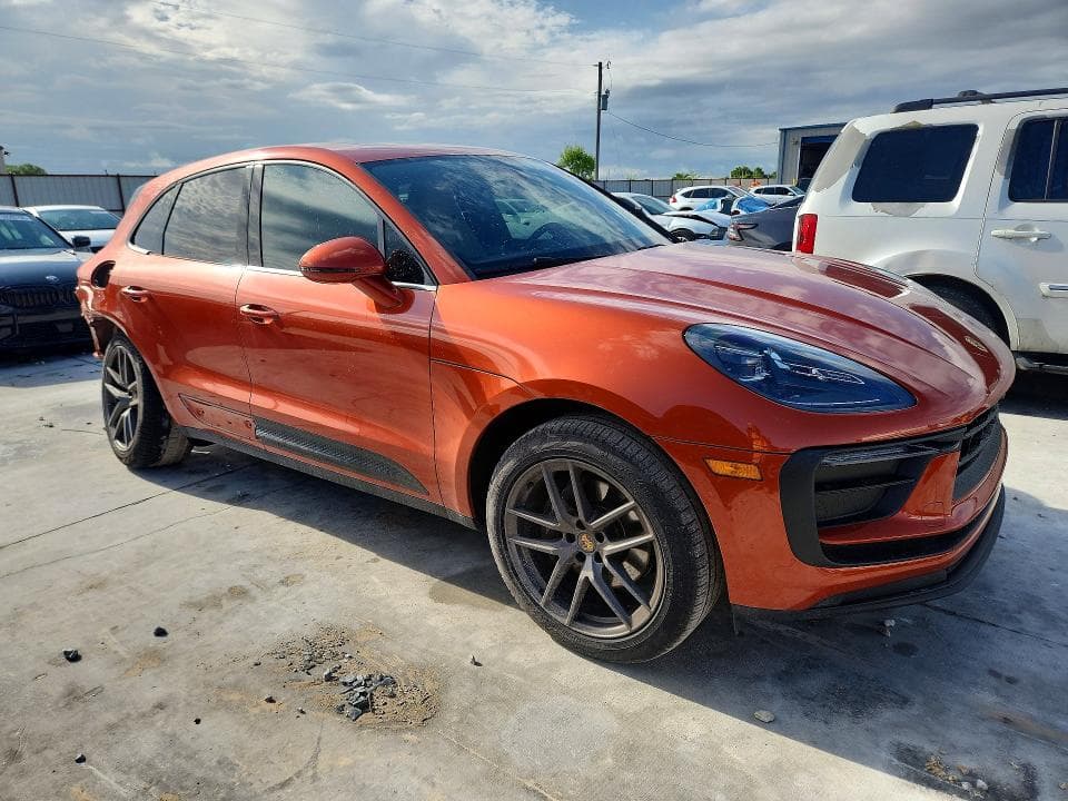 2023 PORSCHE MACAN BASE 4