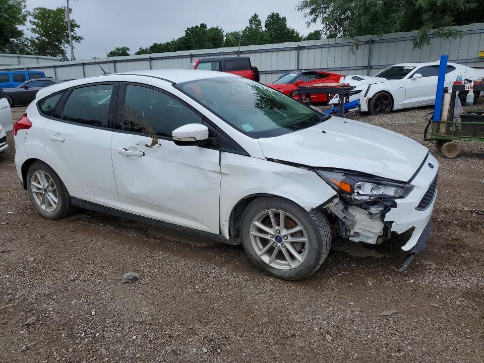 2017 FORD FOCUS SE 4