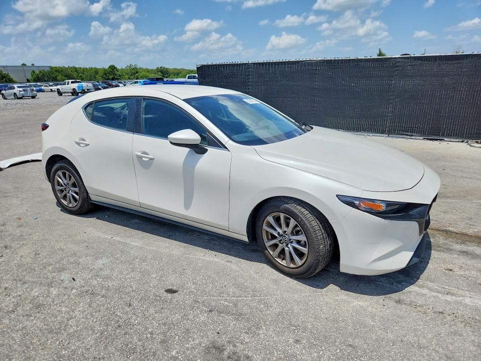 2022 MAZDA 3 4