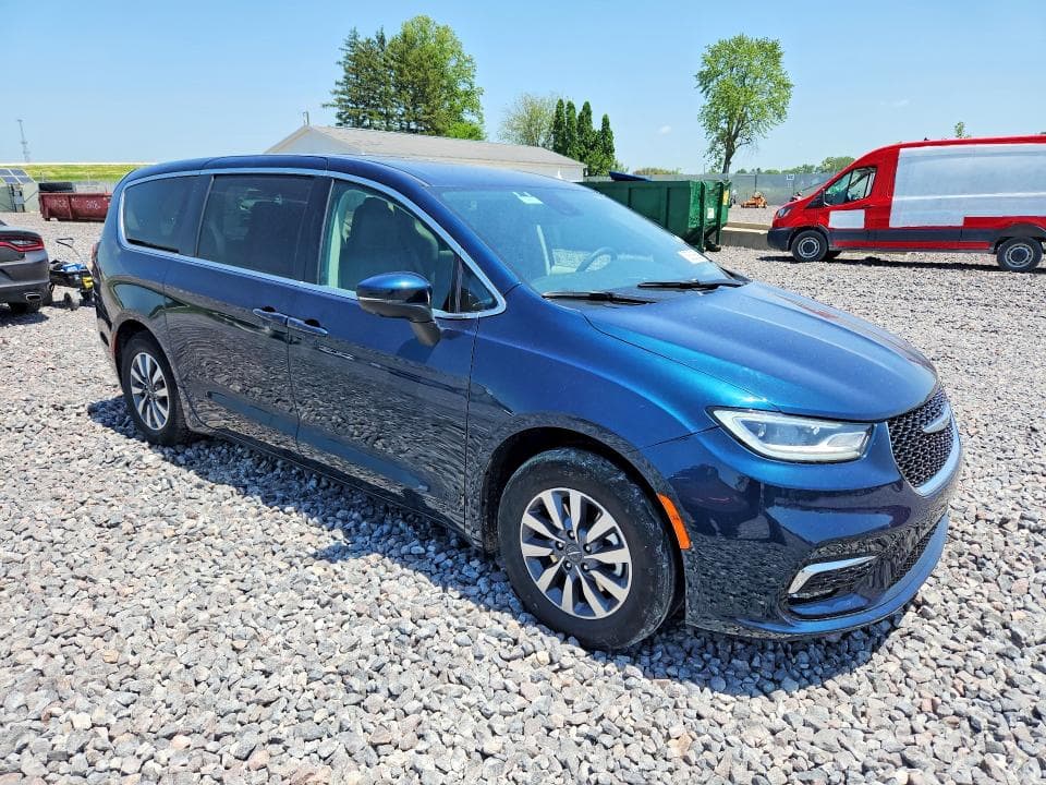 2023 CHRYSLER PACIFICA HYBRID TOURING L 4