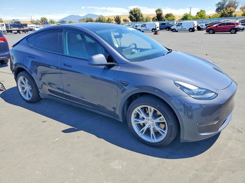 2022 TESLA MODEL Y 4