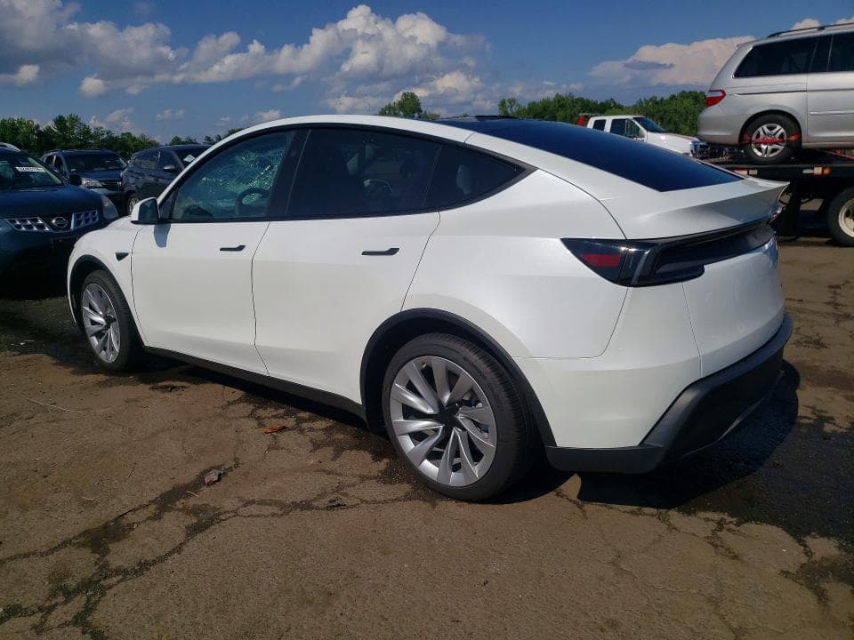 2026 TESLA MODEL Y 2
