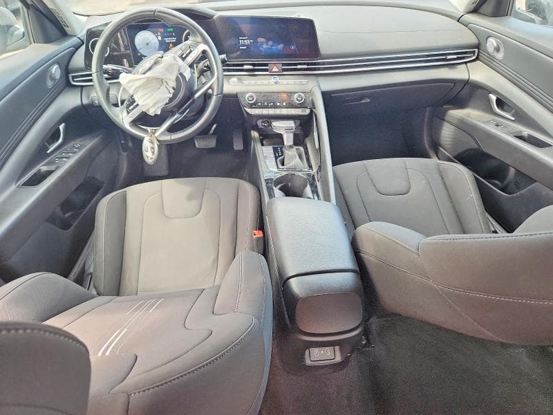2024 HYUNDAI ELANTRA SEL 8