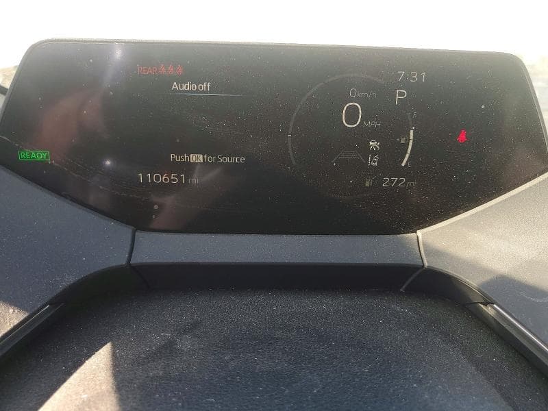 2023 TOYOTA PRIUS XLE 9