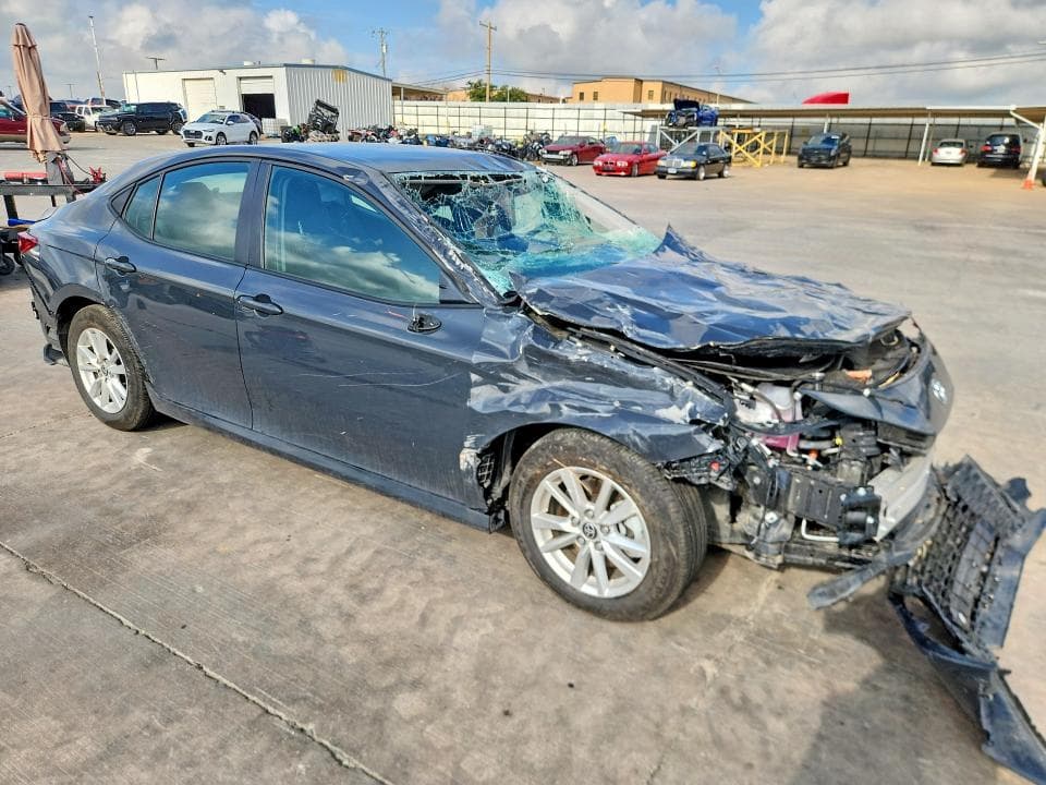 2025 TOYOTA CAMRY LE 4
