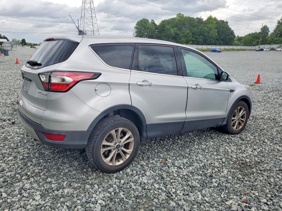 2019 FORD ESCAPE SE 3