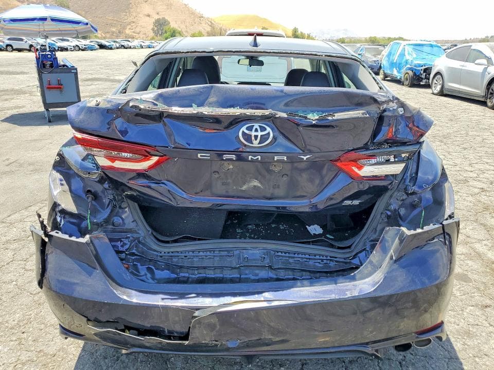 2022 TOYOTA CAMRY SE 6