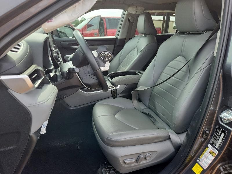 2022 TOYOTA HIGHLANDER XLE 7