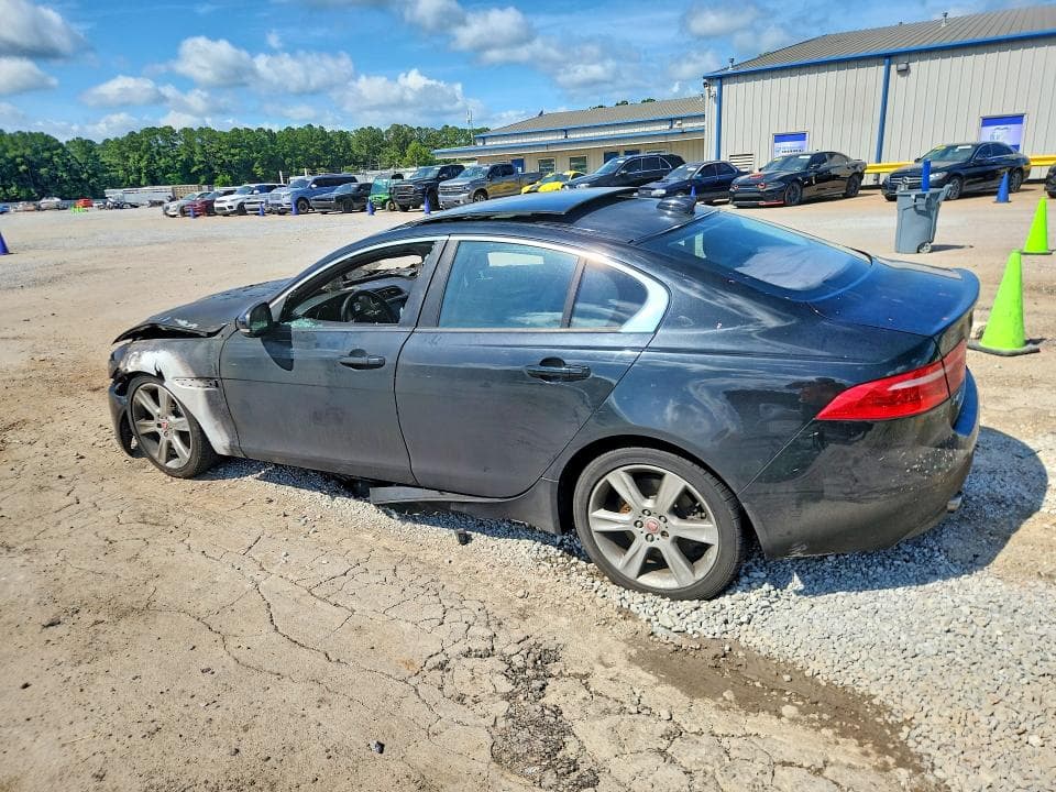 2018 JAGUAR XE PREMIUM 2