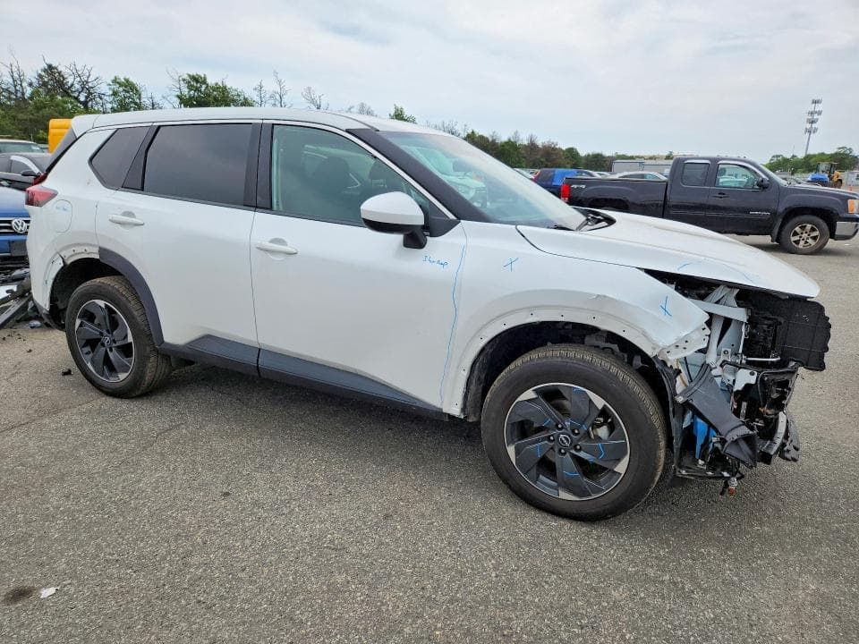 2024 NISSAN ROGUE SV 4