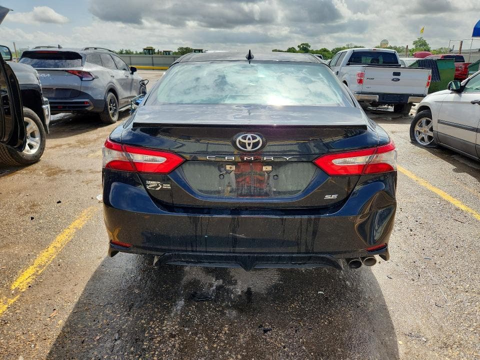 2019 TOYOTA CAMRY SE 6