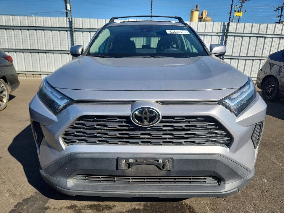 2022 TOYOTA RAV4 XLE 5