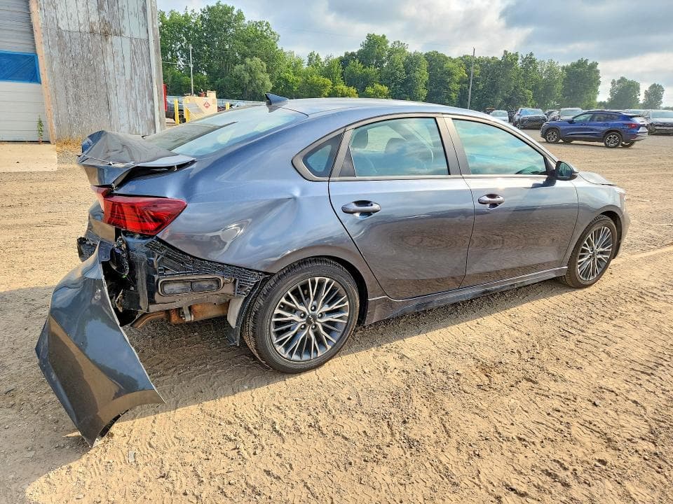 2022 KIA FORTE GT LINE 3
