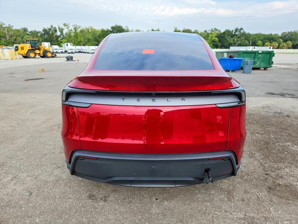 2026 TESLA MODEL Y 6