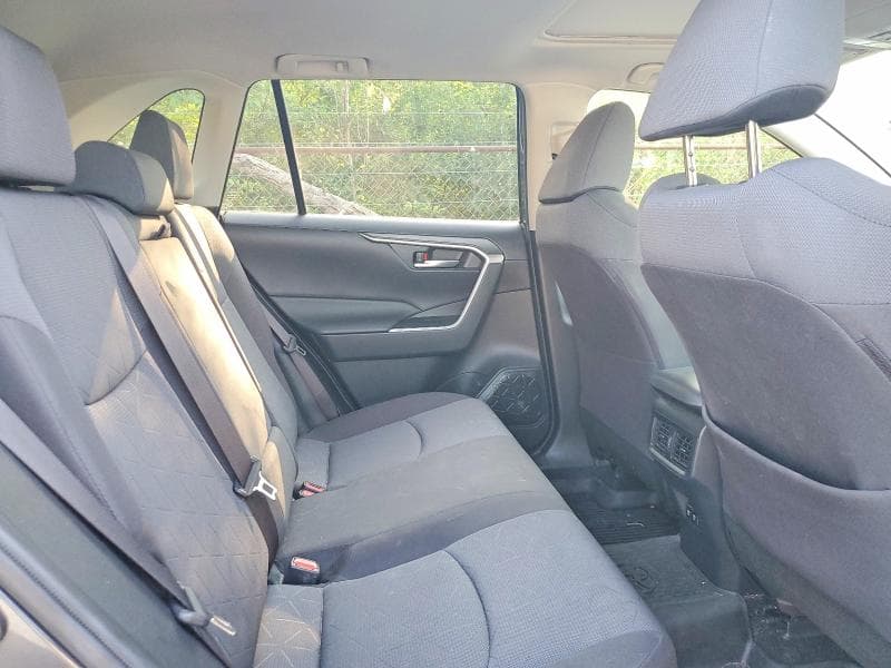 2019 TOYOTA RAV4 XLE 11