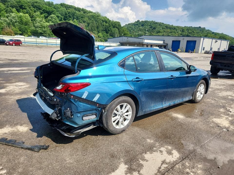 2025 TOYOTA CAMRY LE 3
