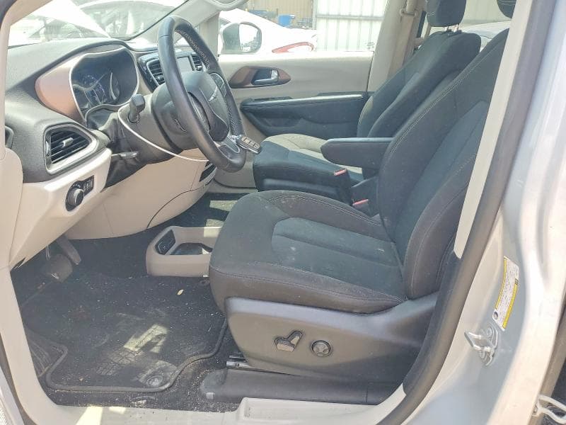 2022 CHRYSLER VOYAGER LX 7