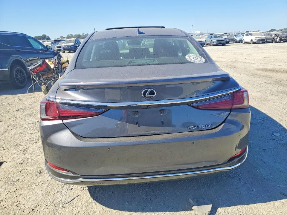 2021 LEXUS ES 300H 6