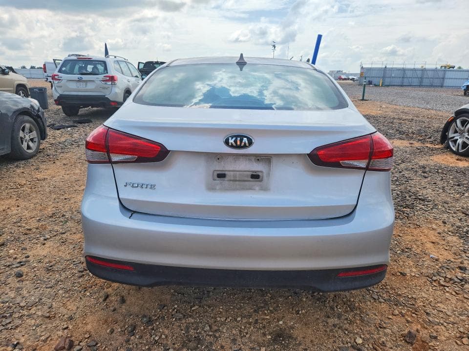 2017 KIA FORTE LX 6