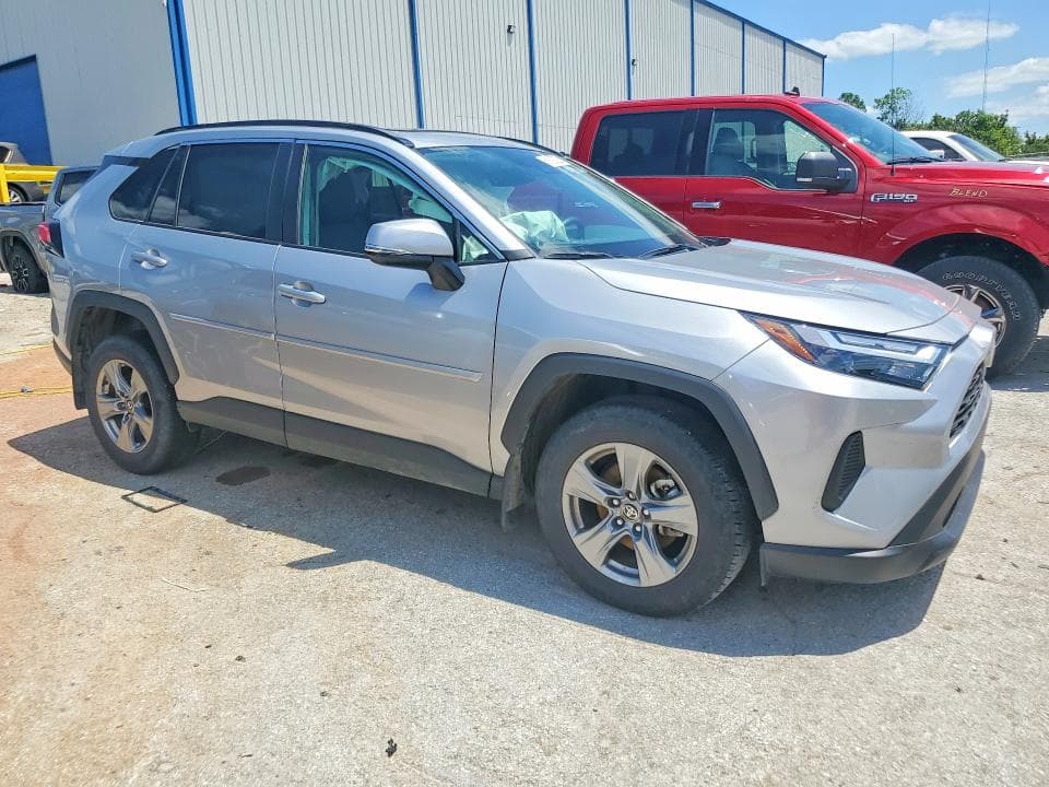 2025 TOYOTA RAV4 XLE 4