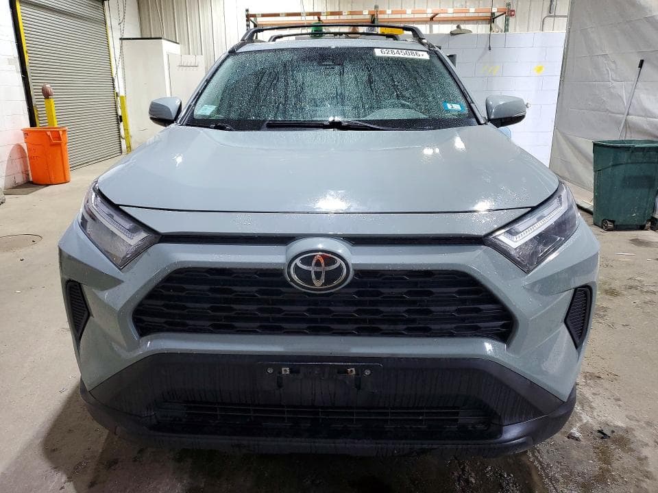 2022 TOYOTA RAV4 XLE 5