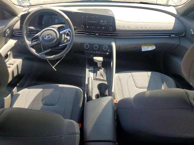 2024 HYUNDAI ELANTRA SE 8