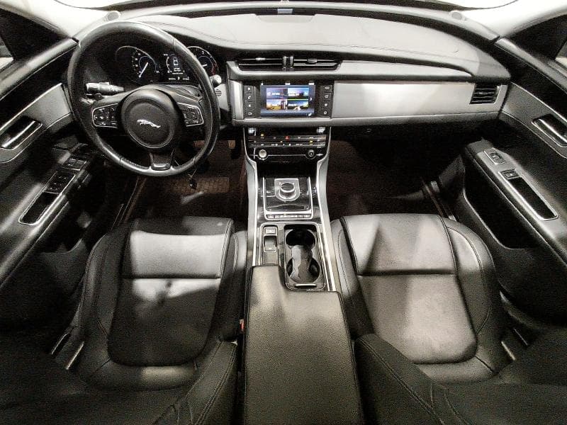 2017 JAGUAR XF PREMIUM 8