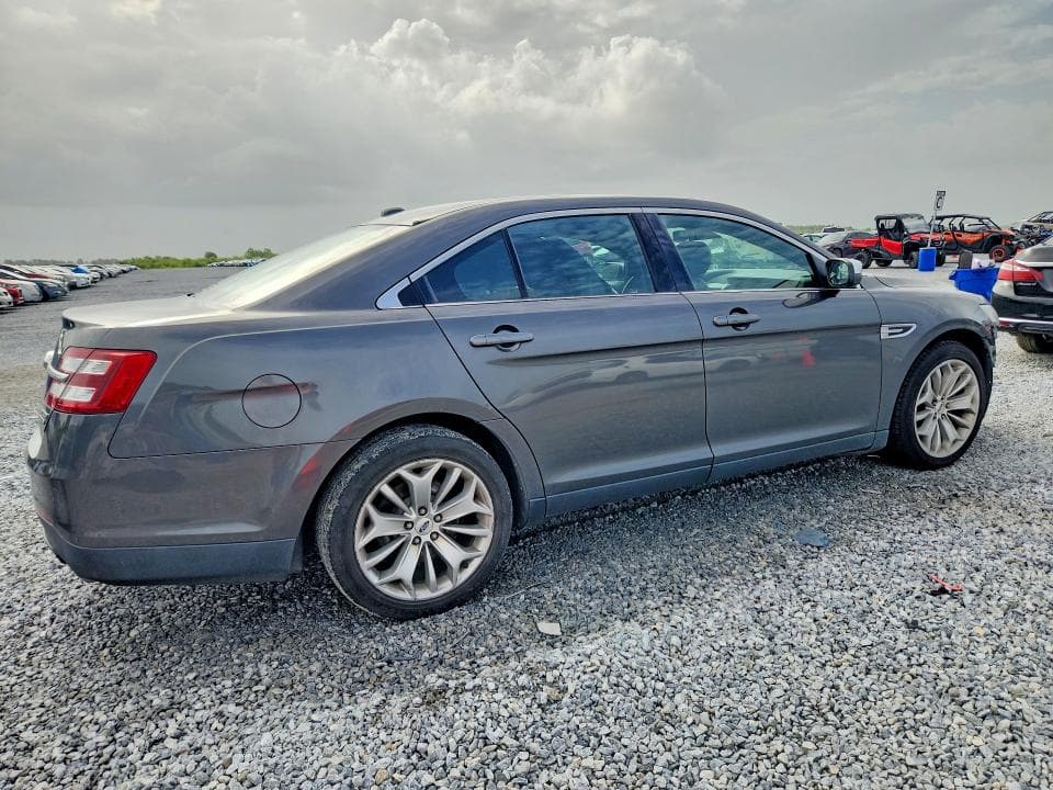 2017 FORD TAURUS LIMITED 3