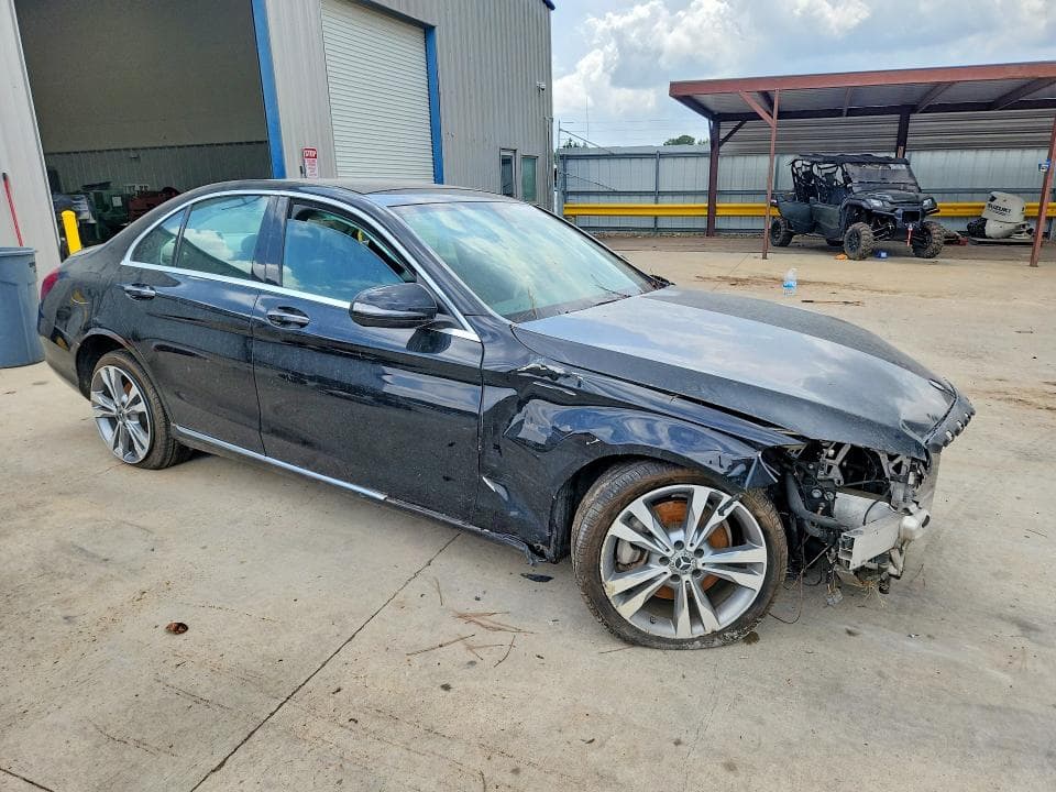 2017 MERCEDES-BENZ C 300 4
