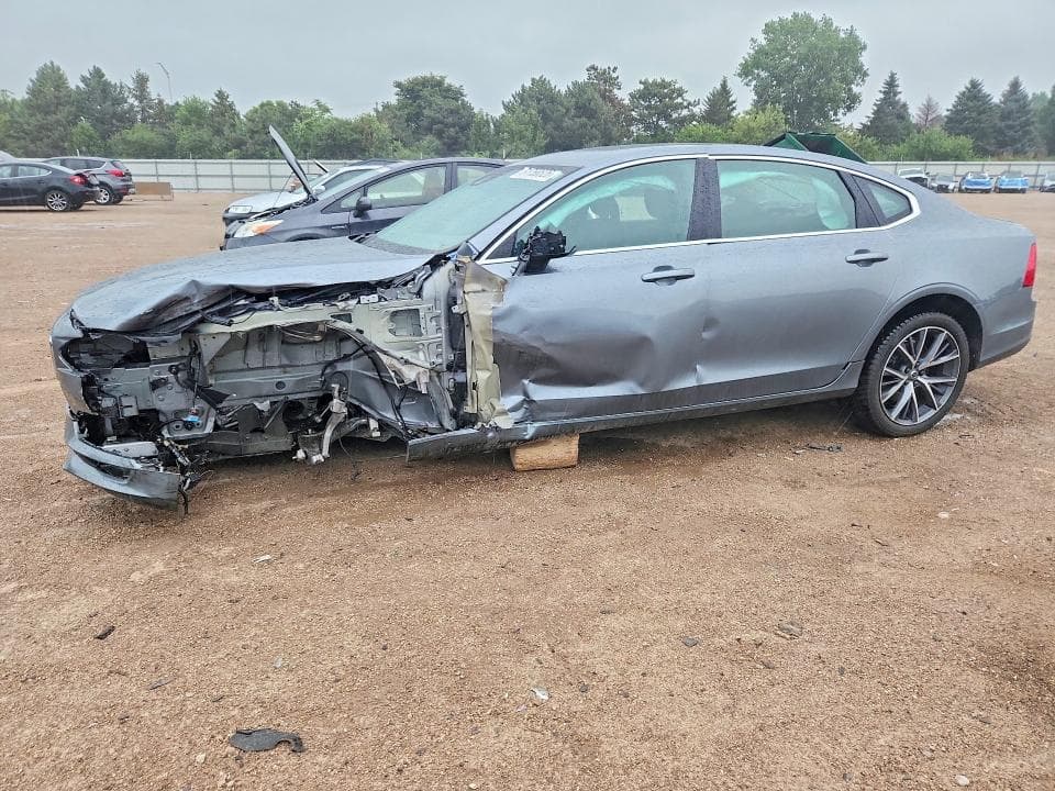 2018 VOLVO S90 T5 MOMENTUM