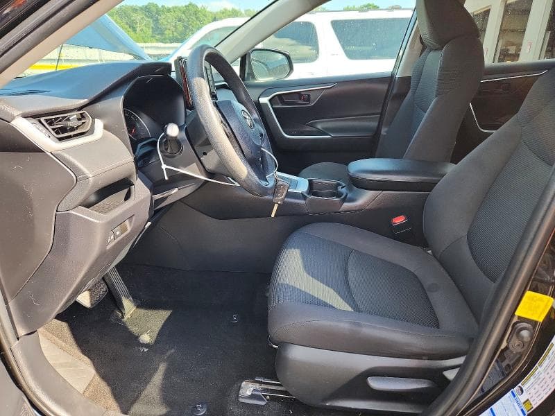2021 TOYOTA RAV4 LE 7