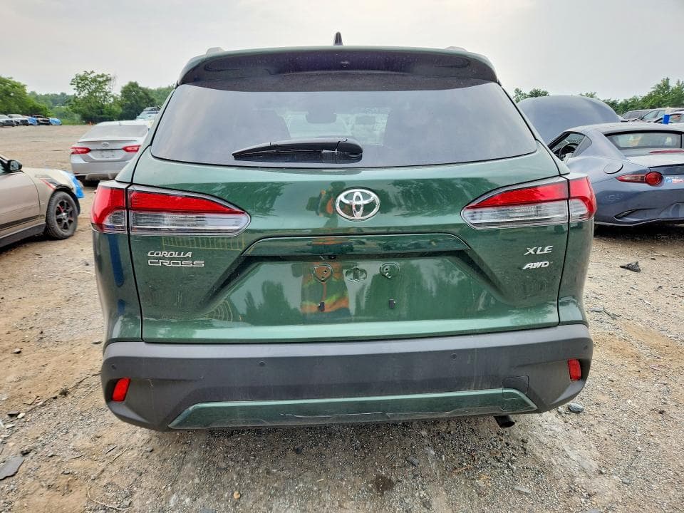 2025 TOYOTA COROLLA CROSS XLE 6