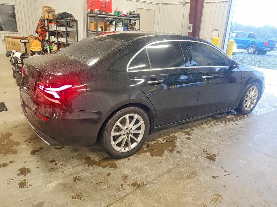 2019 MERCEDES-BENZ A 220 3