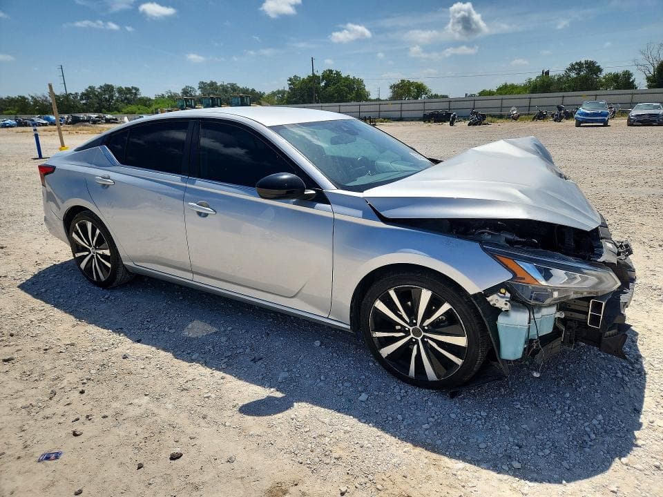 2022 NISSAN ALTIMA SR 4