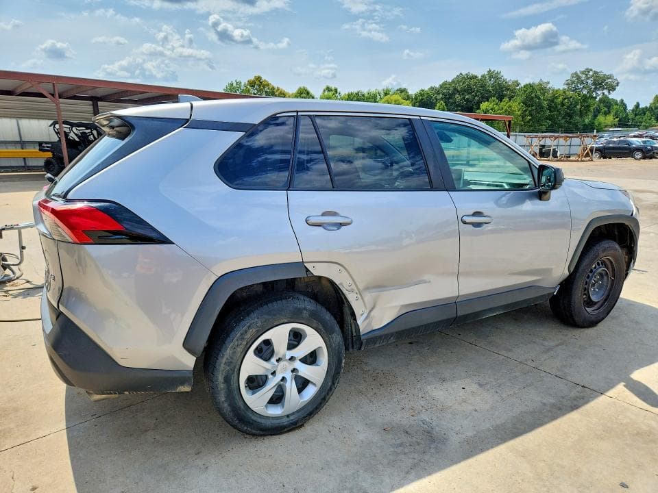 2023 TOYOTA RAV4 LE 3
